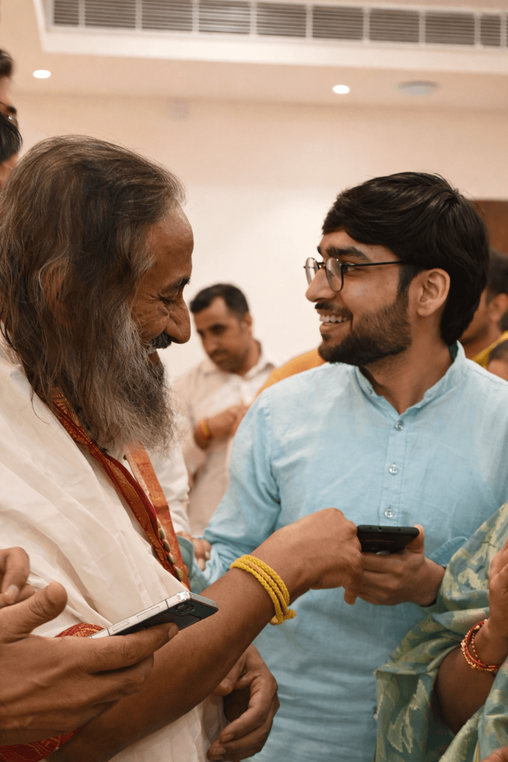 Mayank Bhagyawani with Gurudev Sri Sri Ravi Shankar